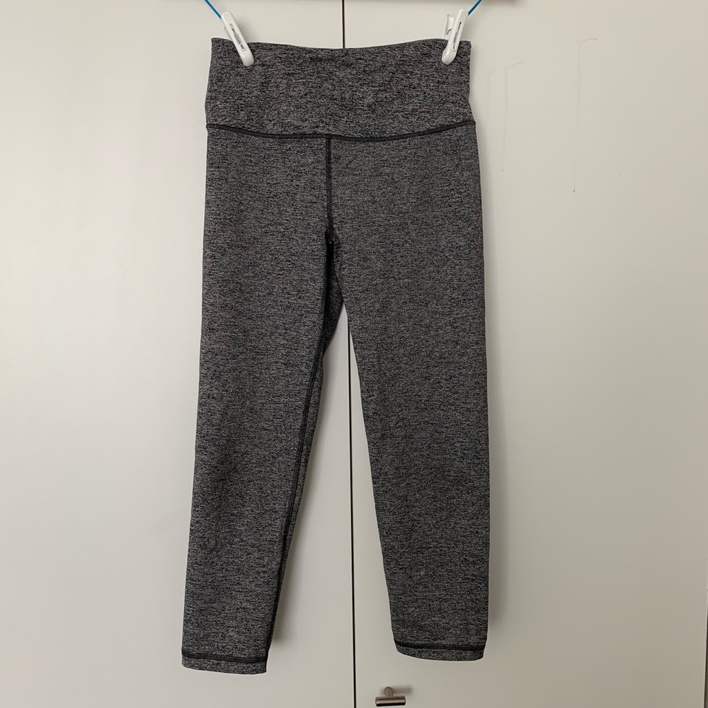 Knock out by Victoria Sport Heather Capri Leggings